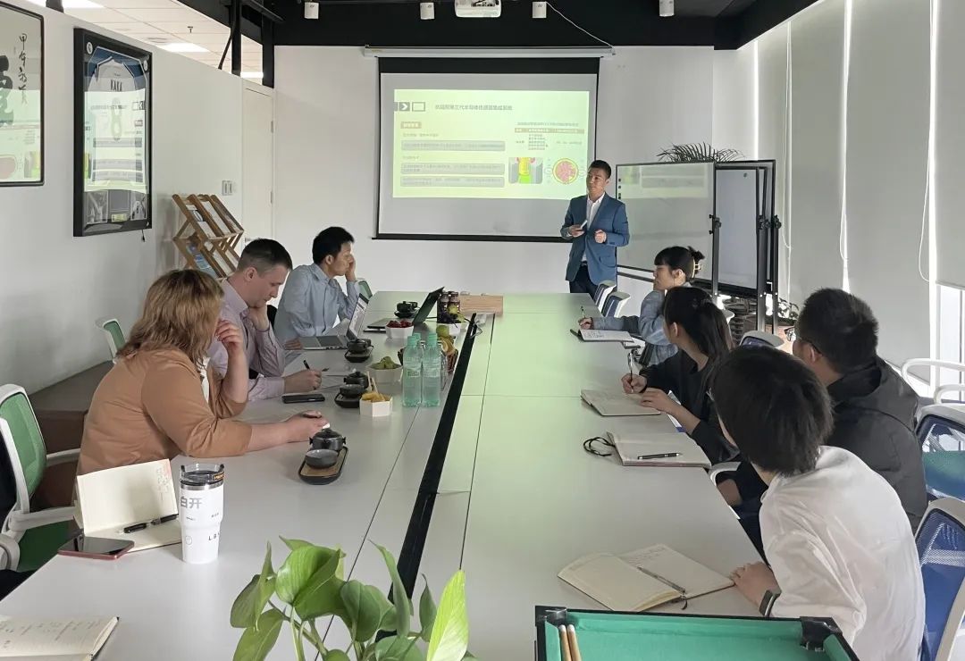 <a href='http://www.dlhyyoga.com/Ppzq/atomtex.html'>白俄羅斯ATOMTEX</a>的IVAN MIAKOTA