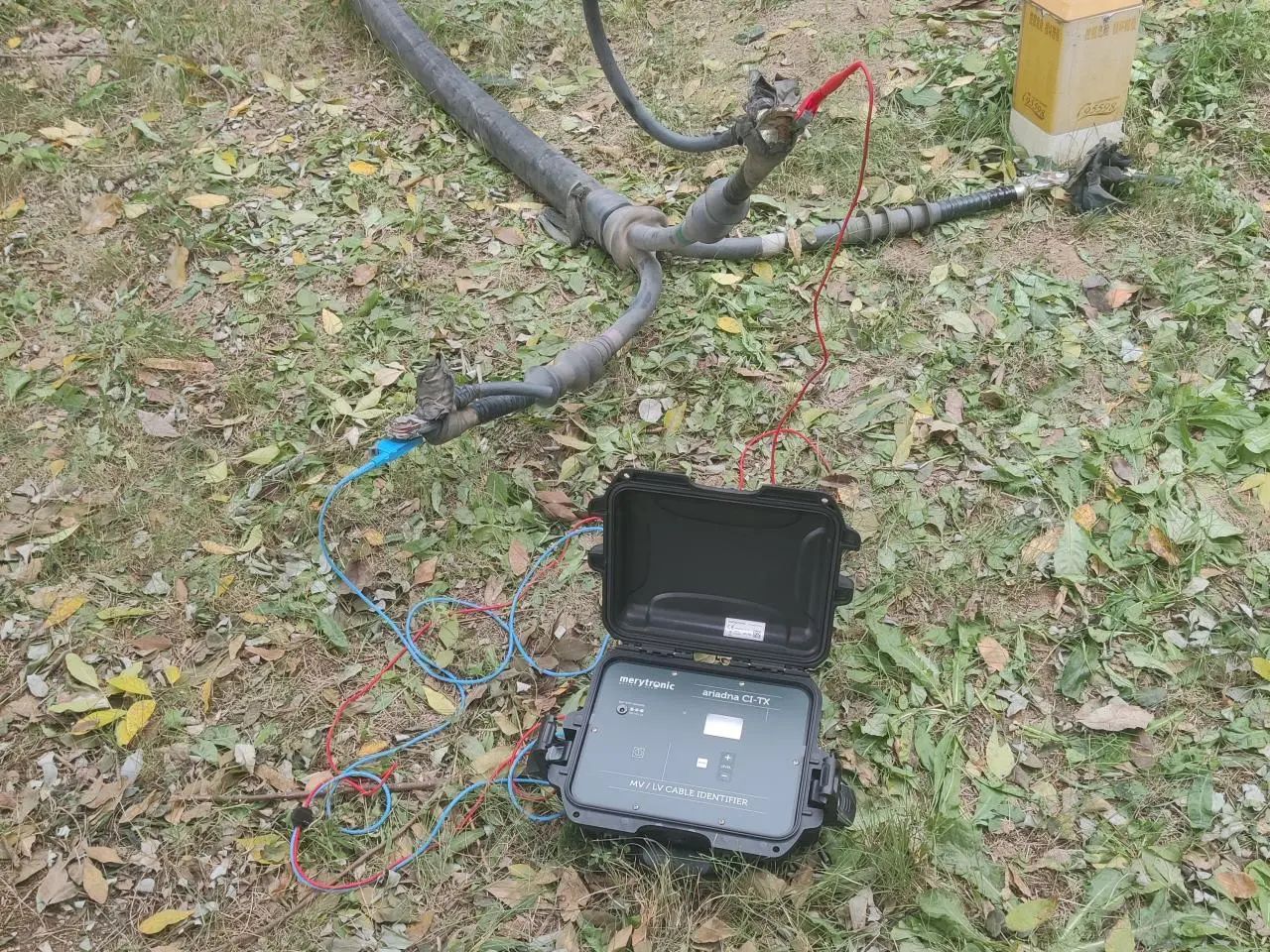 <a href='http://www.dlhyyoga.com/Cpzx/dianlanceshiyi/ariadna.html'>Ariadna CI</a>電纜帶電識別儀 <a href='http://www.dlhyyoga.com/Cpzx/dianlanceshiyi/ariadna.html'>Ariadna CI</a>電纜帶電識別儀