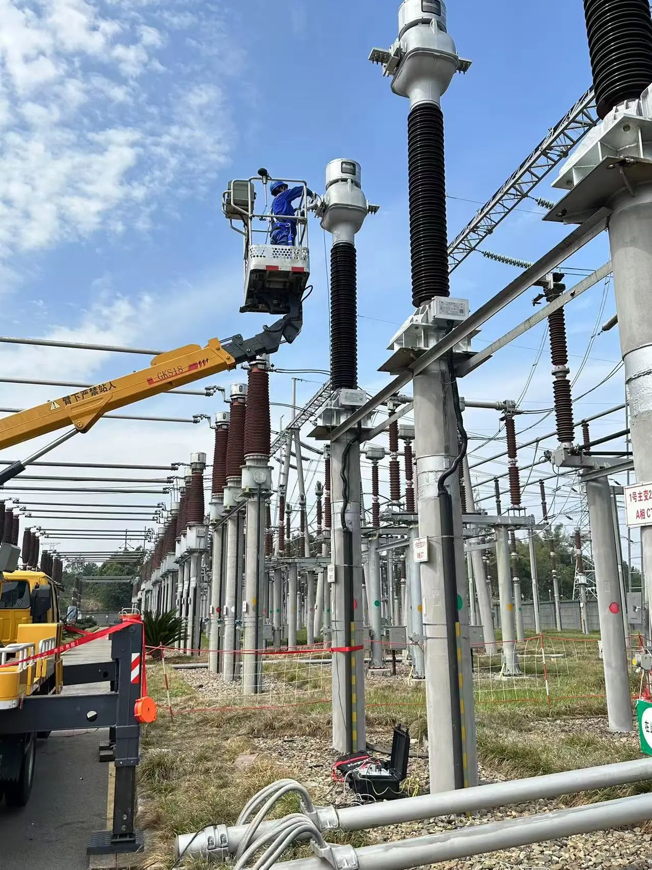 變壓器絕緣檢測(cè)現(xiàn)場(chǎng) 變壓器絕緣檢測(cè)現(xiàn)場(chǎng)