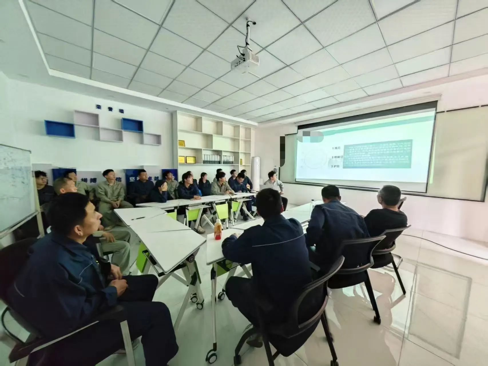 <a href='http://www.dlhyyoga.com/Ppzq/ersted.html'>電纜故障定位儀</a>檢測培訓(xùn)