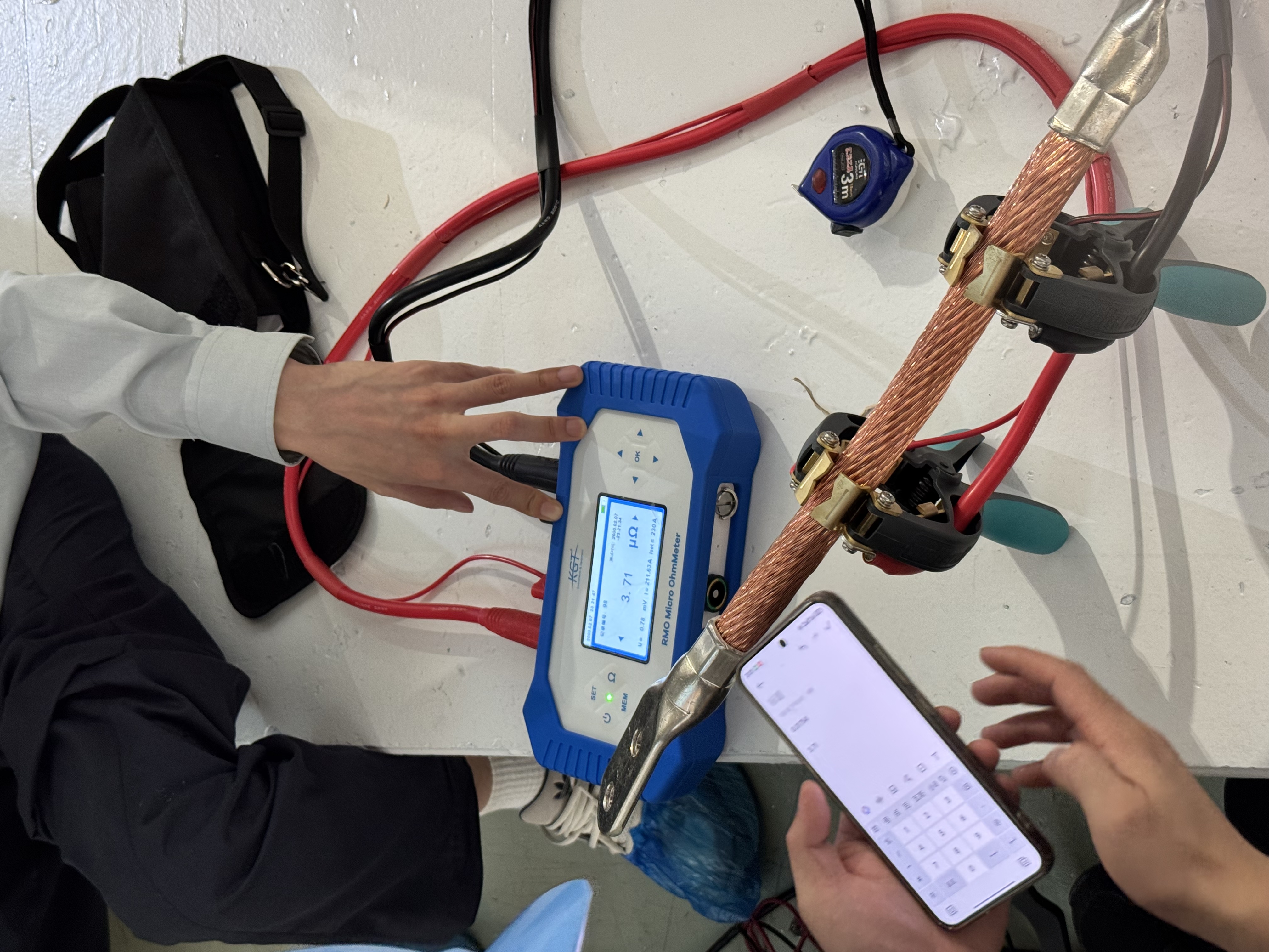 白駒手持回路電阻測(cè)試儀現(xiàn)場(chǎng)